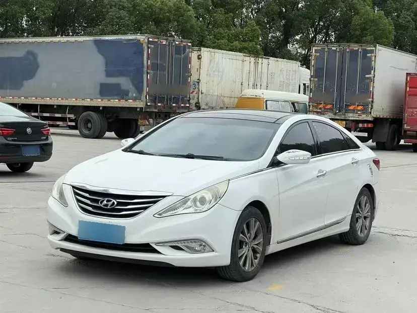 2014 Hyundai Sonata 2.4L 173HP L4 6AT