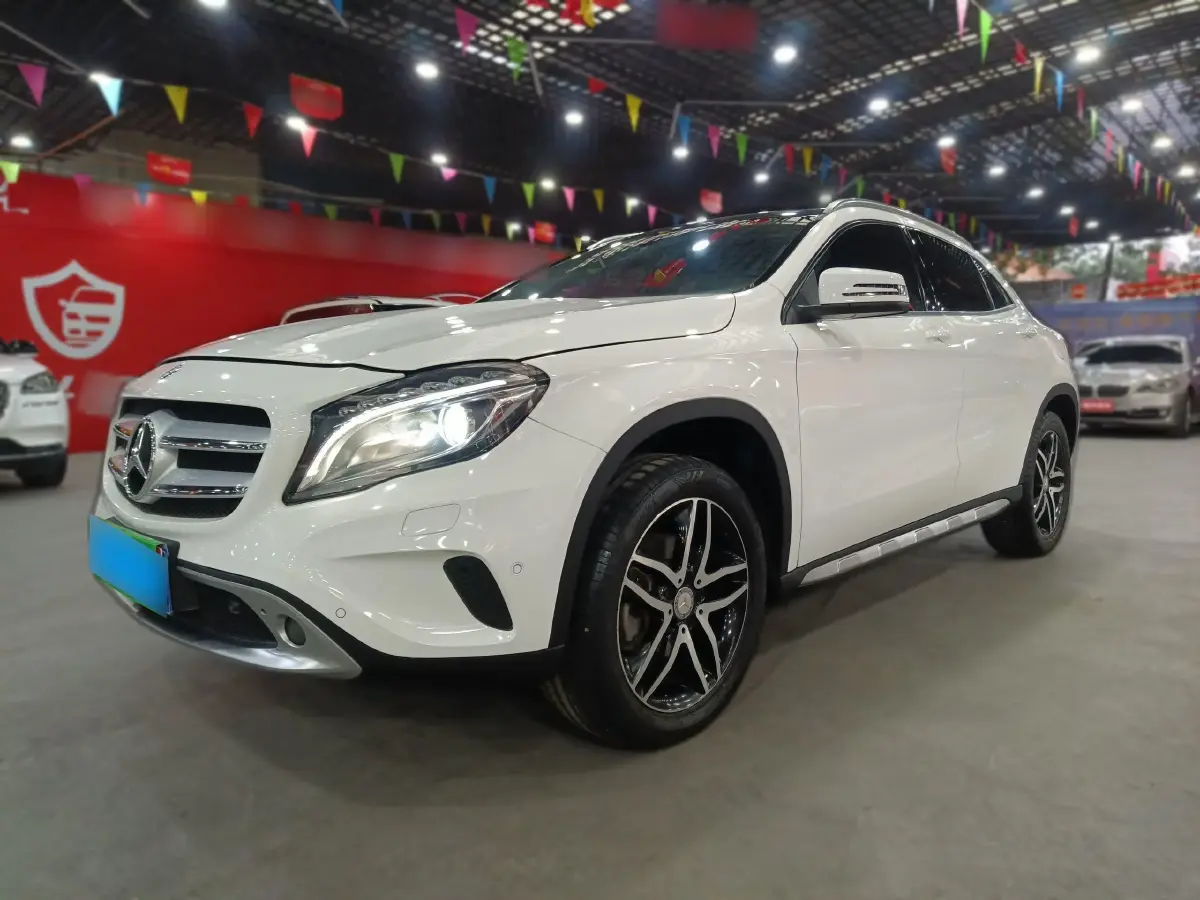 2016 Mercedes-Benz GLA Class 2.0T 184HP L4 7DCT
