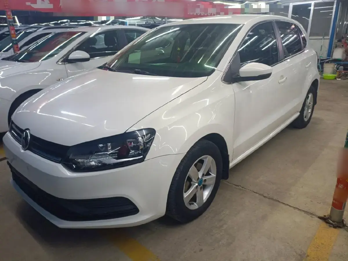 2016 Volkswagen Polo 1.4L 90HP L4 6AT