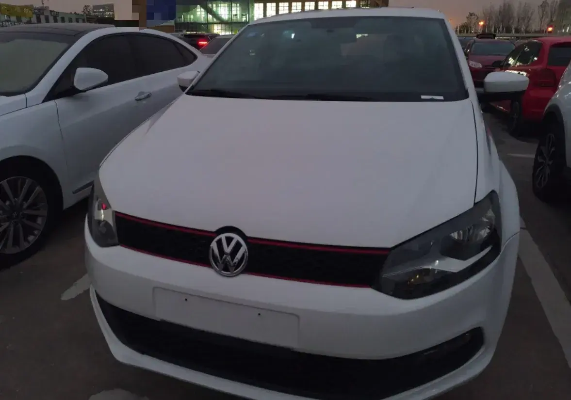 2012 Volkswagen Polo 1.4T 131HP L4 7DCT