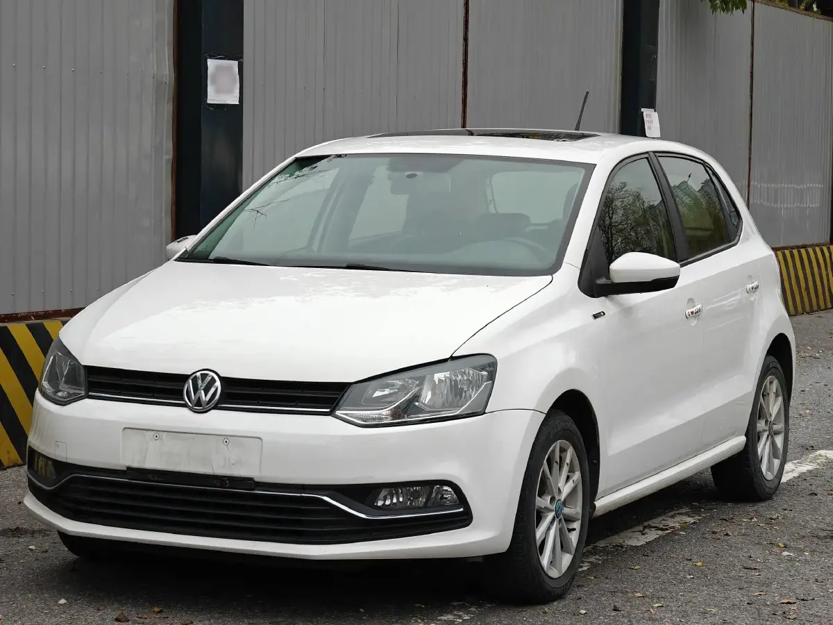 2016 Volkswagen Polo 1.6L 110HP L4 6AT