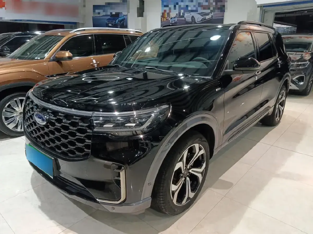 2023 Ford Explorer 2.3T 276HP L4 10AT