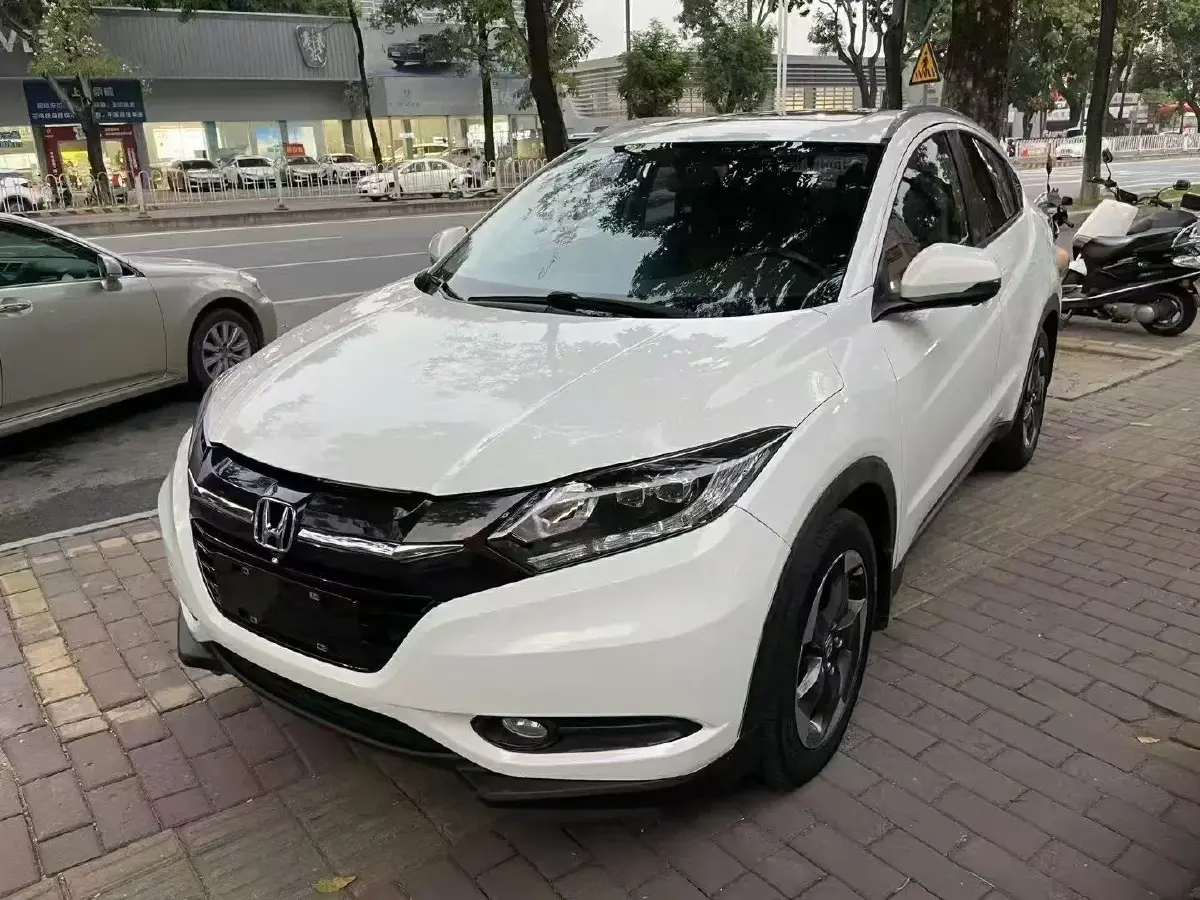 2015 Honda Vezel 1.8L 136HP L4 CVT
