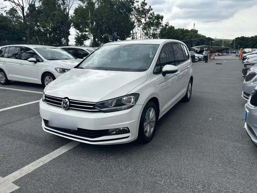 2018 Volkswagen Touran 1.4T 150HP L4 7DCT