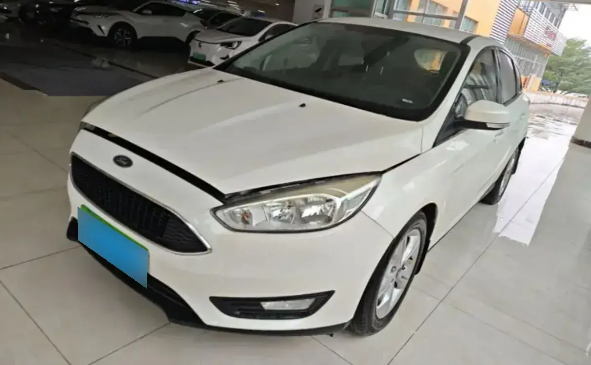 2015 Ford Focus 1.6L 125HP L4 6DCT