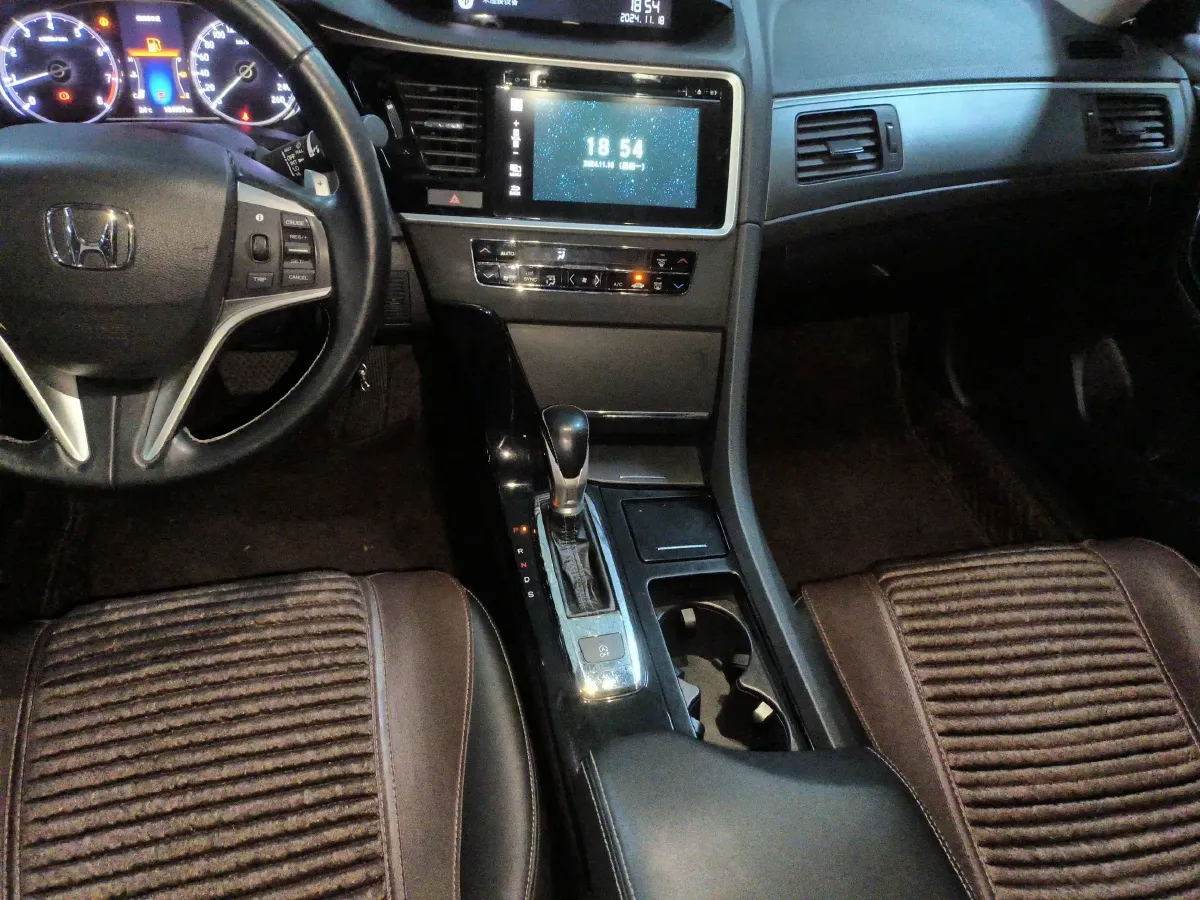 2017 Honda Spirior 2.0L 155HP L4 CVT,autocango,china used car exporter,china ev exporter,chinese used car exporter,chinese used ev exporter