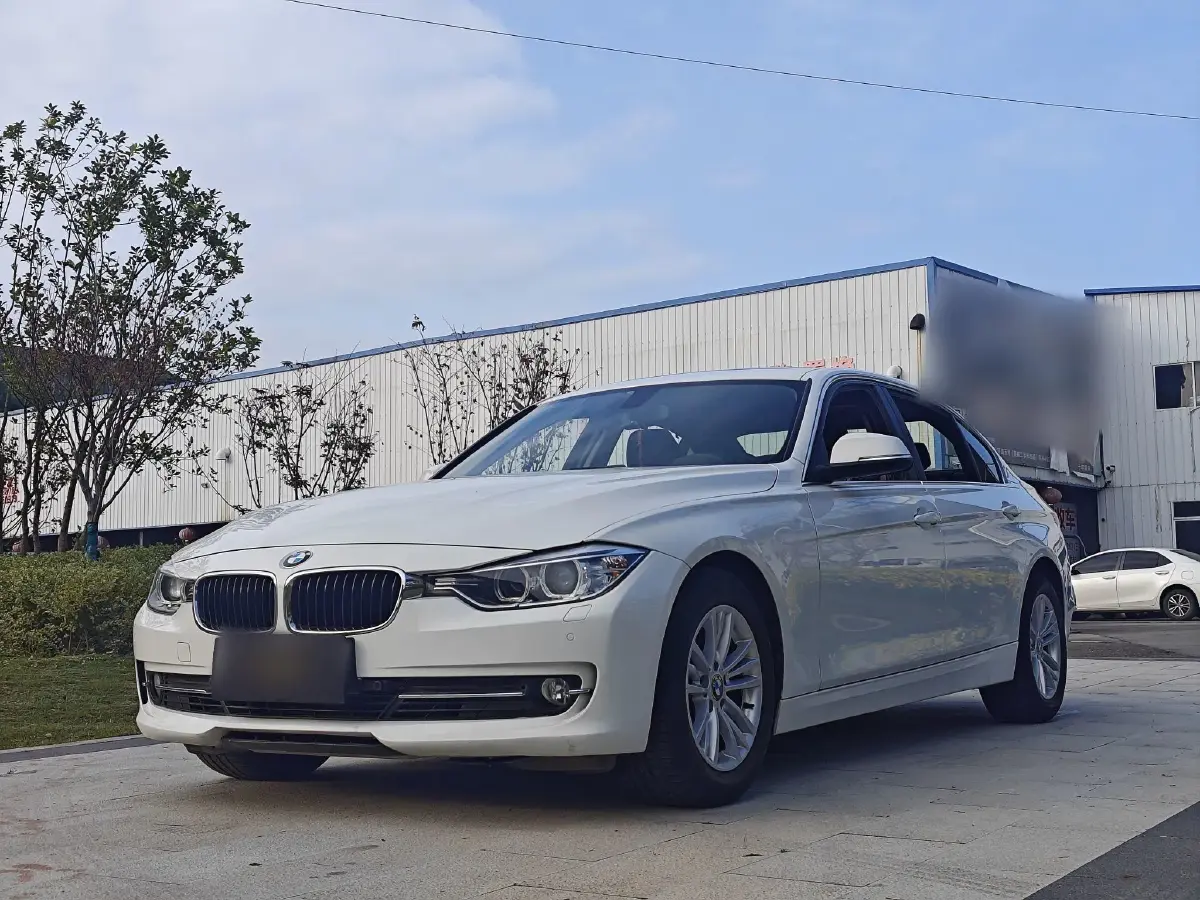 2015 BMW 3 Series 2.0T 184HP L4 8AT