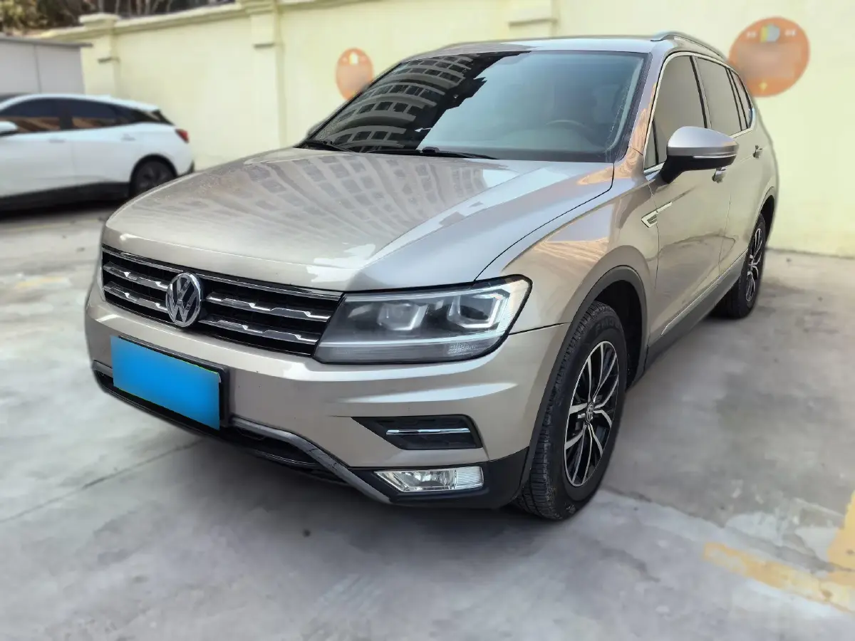 2017 Volkswagen Tiguan L 1.8T 180HP L4 7DCT