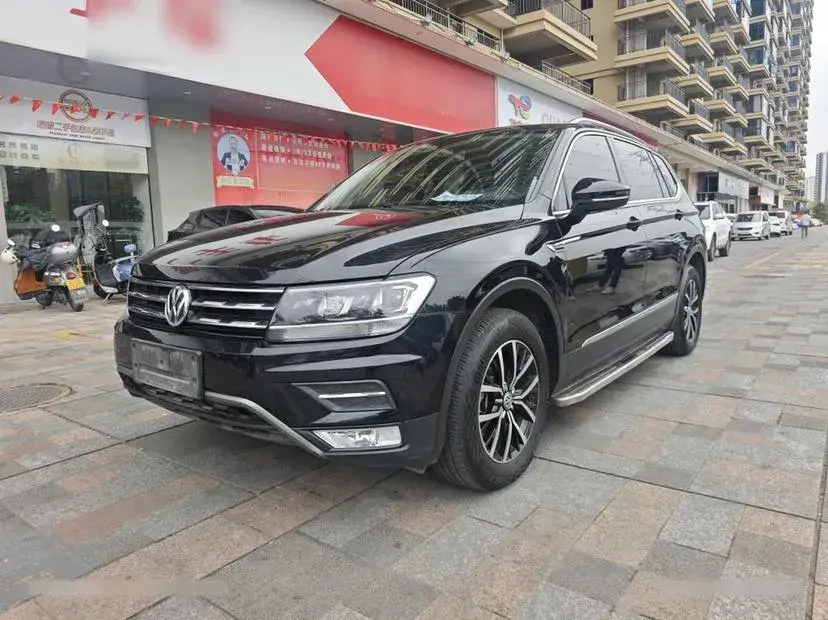 2017 Volkswagen Tiguan L 1.8T 180HP L4 7DCT