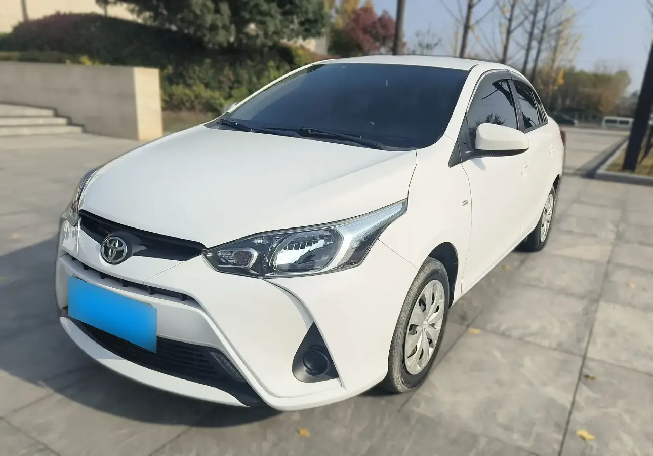 2017 Toyota Yaris L 1.5L 107HP L4 CVT
