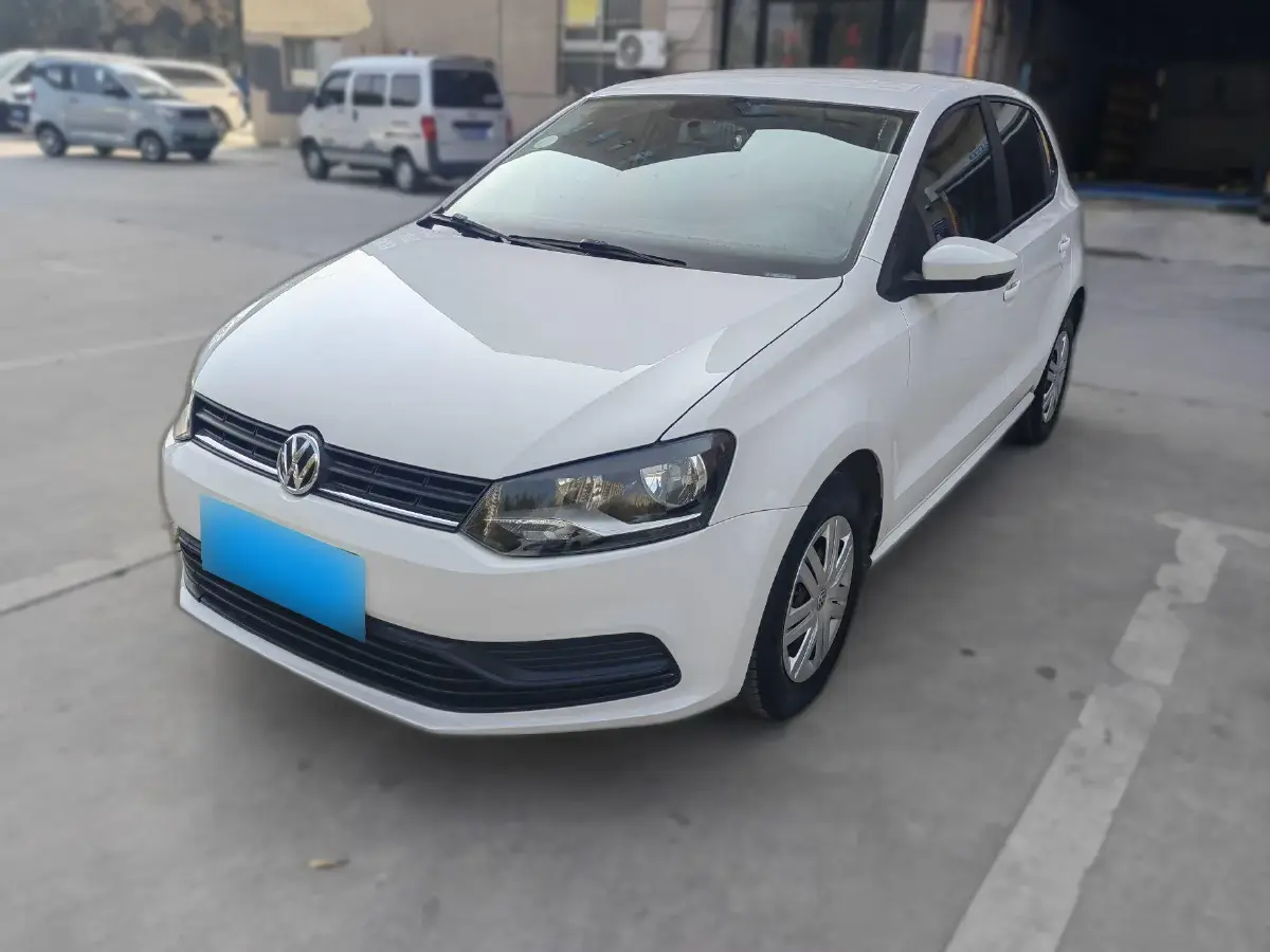 2014 Volkswagen Polo 1.4L 90HP L4 5MT