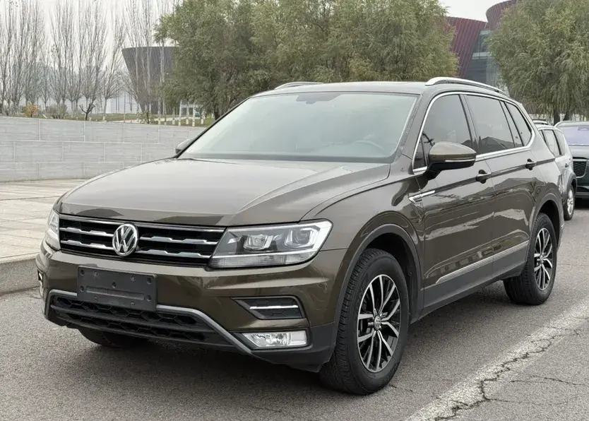 2017 Volkswagen Tiguan L 1.8T 180HP L4 7DCT