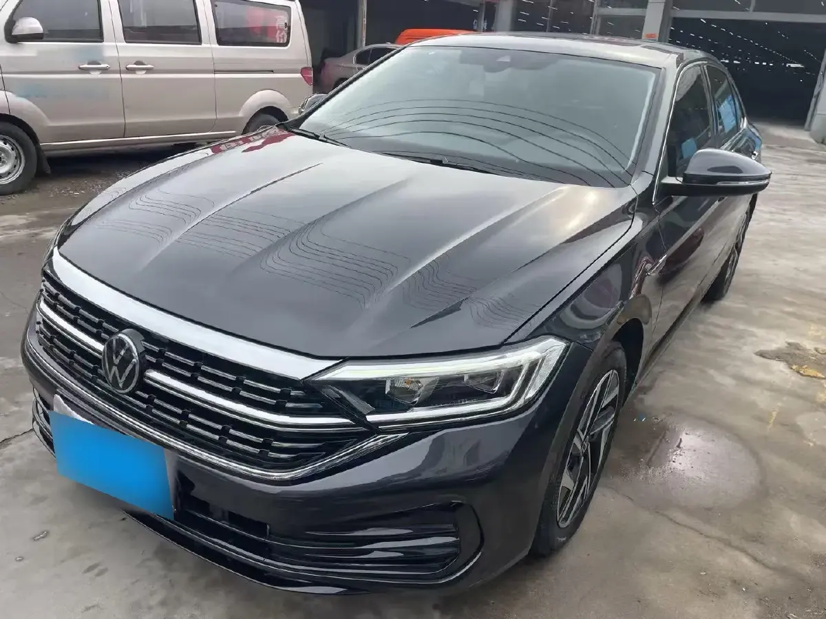2023 Volkswagen Sagitar 1.5T 160HP L4 7DCT