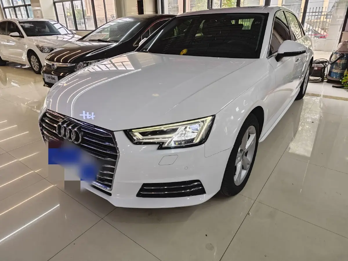 2017 Audi A4L 2.0T 190HP L4 7DCT