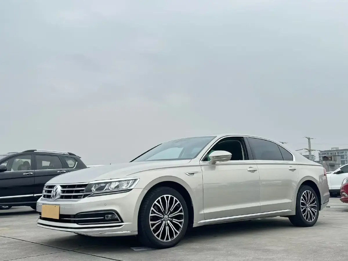 2019 Volkswagen Phideon 2.0T 224HP L4 7DCT