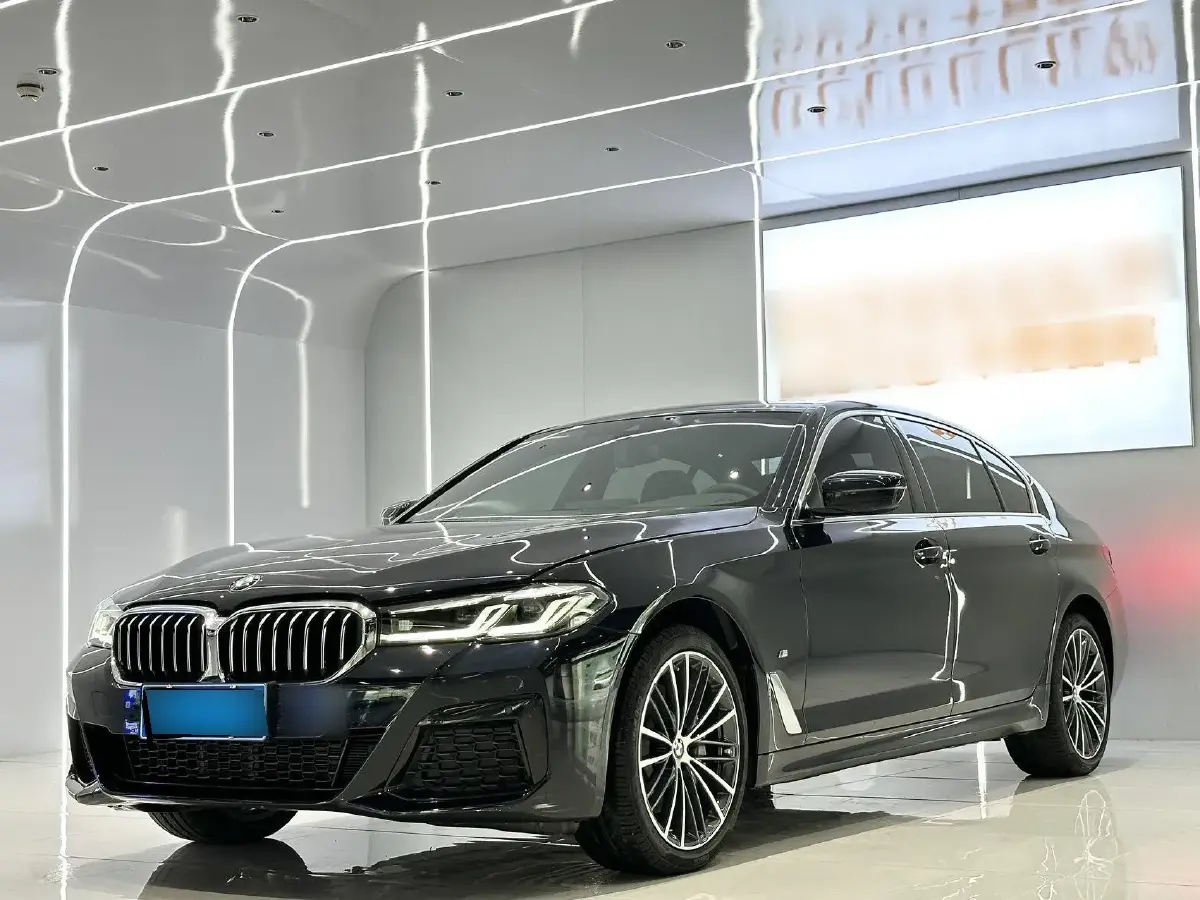 2023 BMW 5 Series 2.0T 245HP L4 8AT