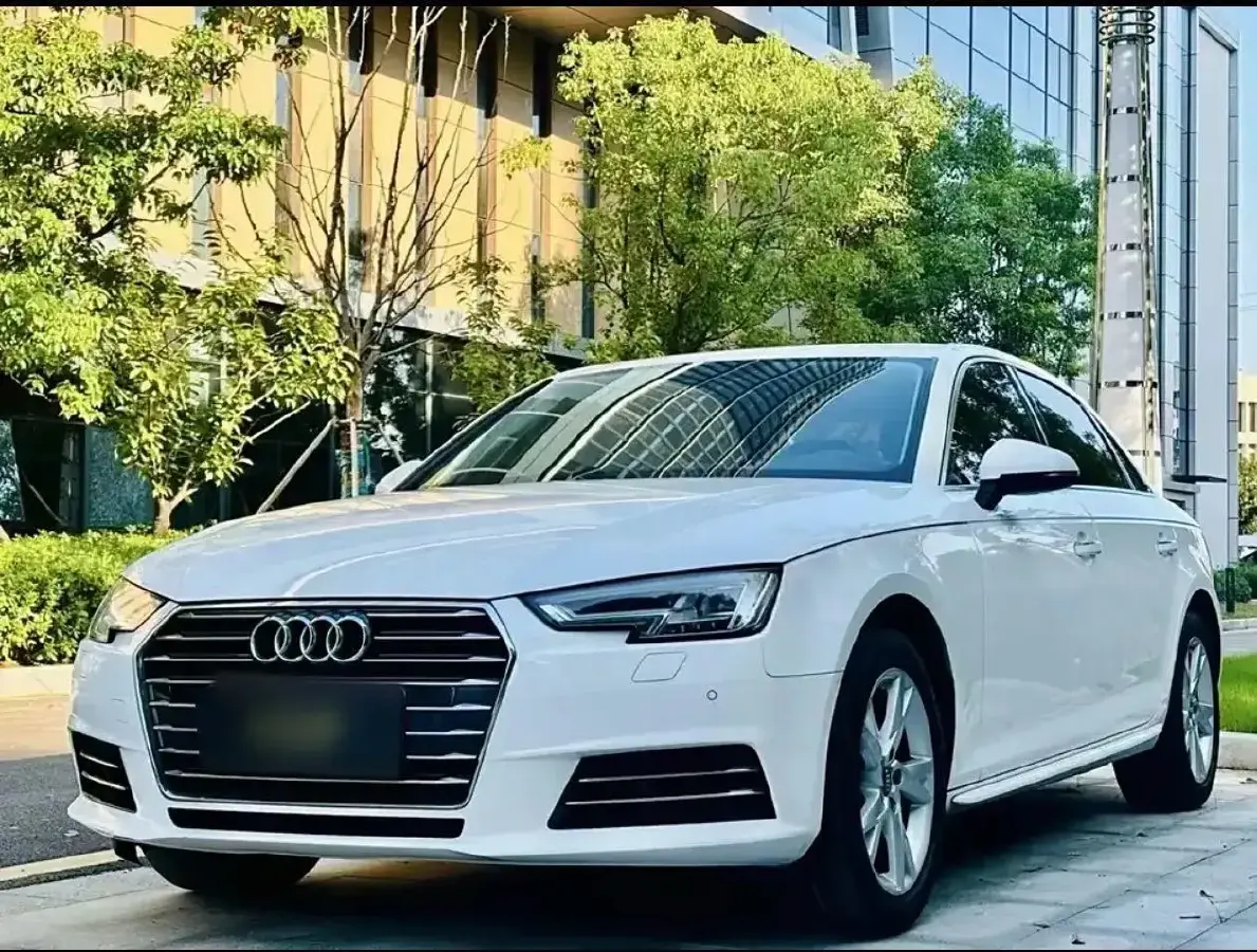 2018 Audi A4L 2.0T 190HP L4 7DCT