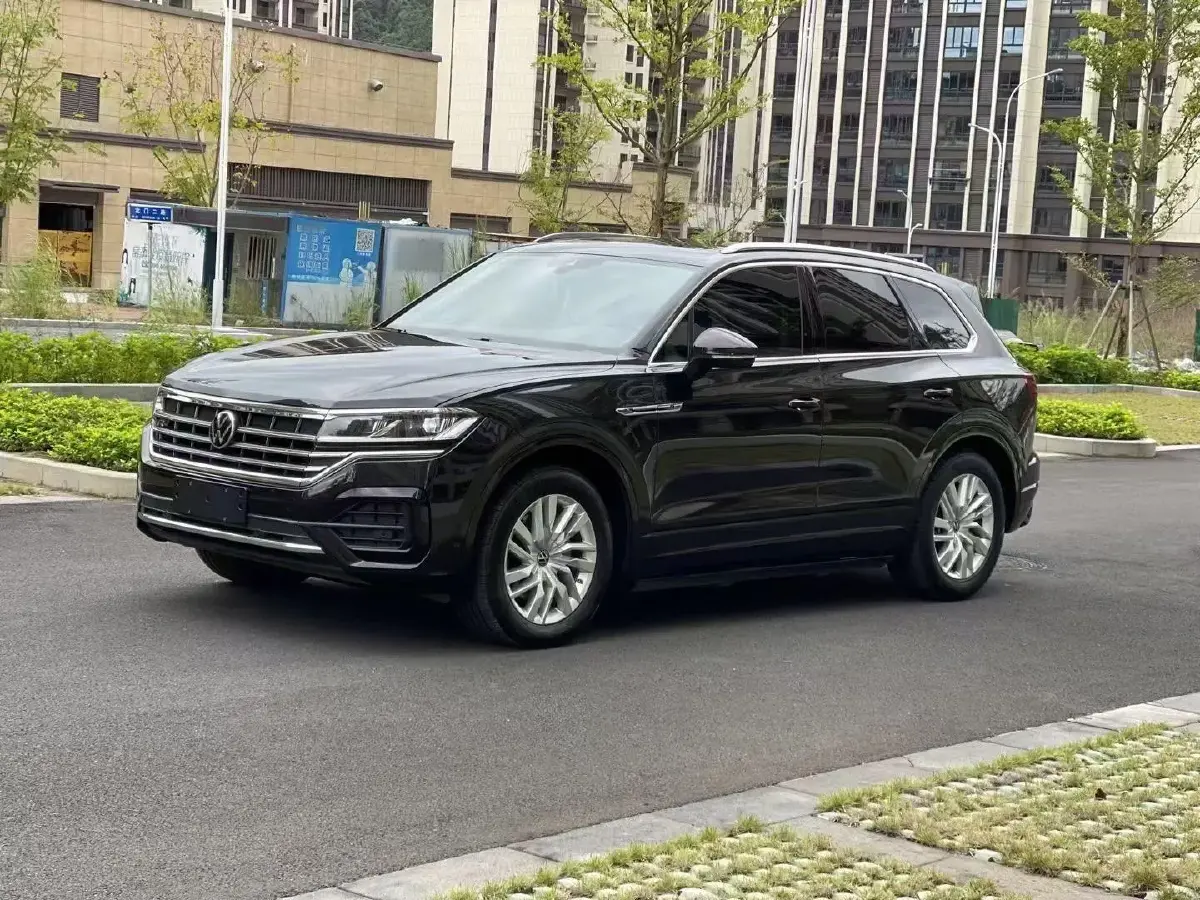 2021 Volkswagen Touareg 2.0T 245HP L4 8AT