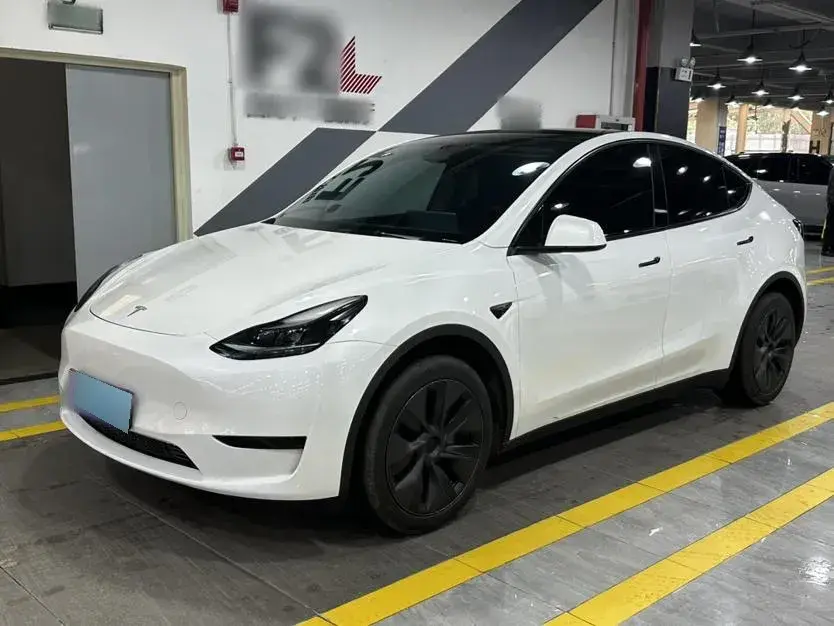 2024 Tesla Model Y BEV 60KWH