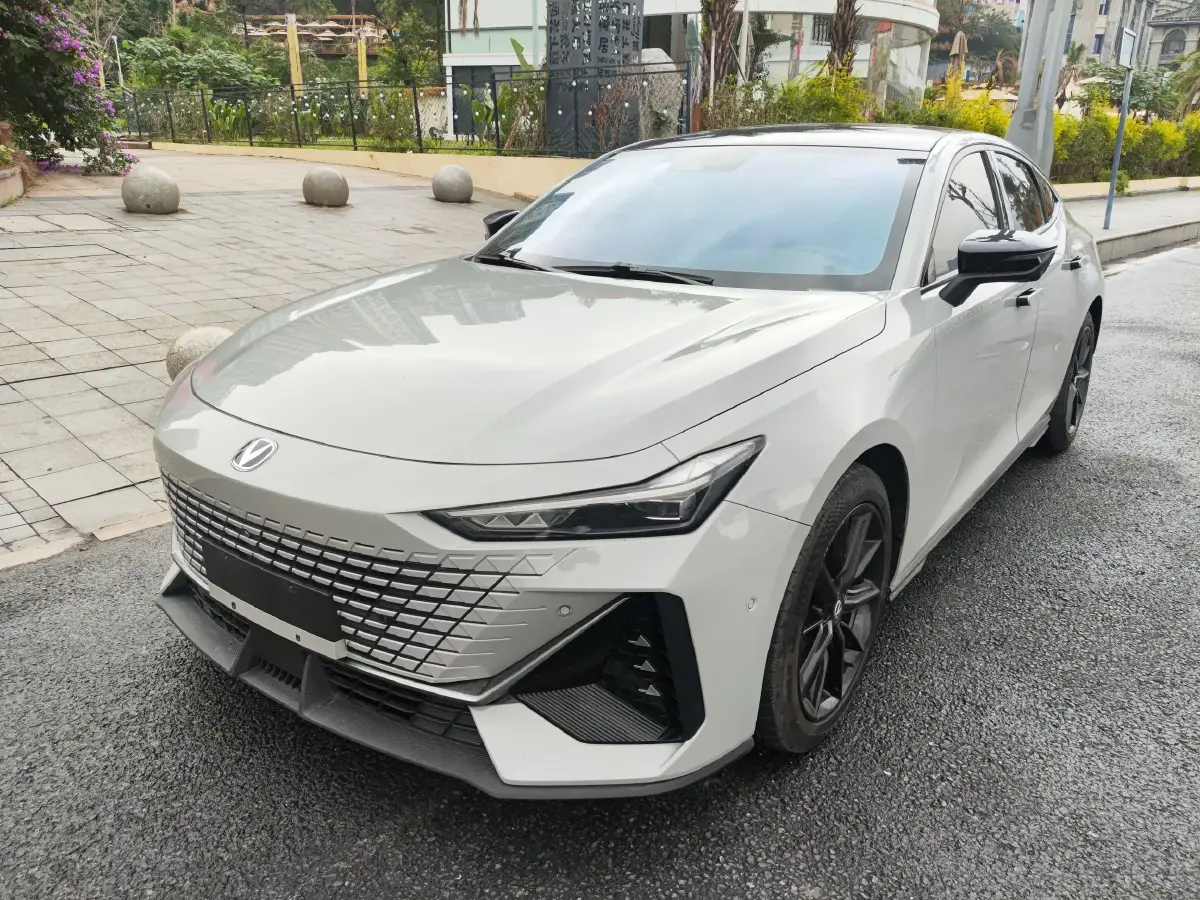 2022 ChangAn UNI-V 1.5T 188HP L4 7DCT