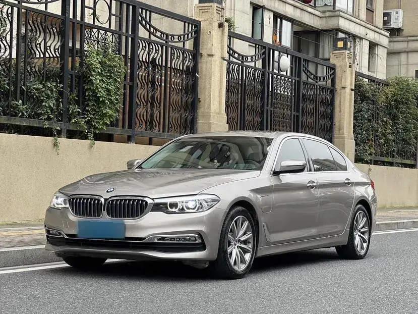 2018 BMW 5 Series 2.0T 184HP L4 8AT PHEV 13KWH