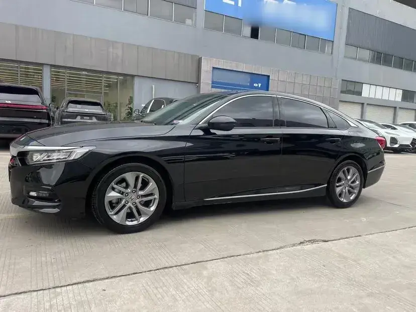 2018 Honda Accord 1.5T 194HP L4 CVT