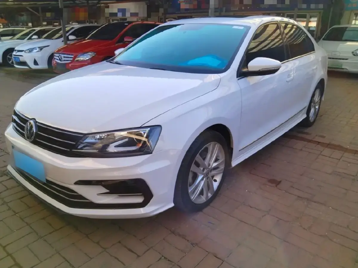 2018 Volkswagen Sagitar 1.4T 150HP L4 7DCT
