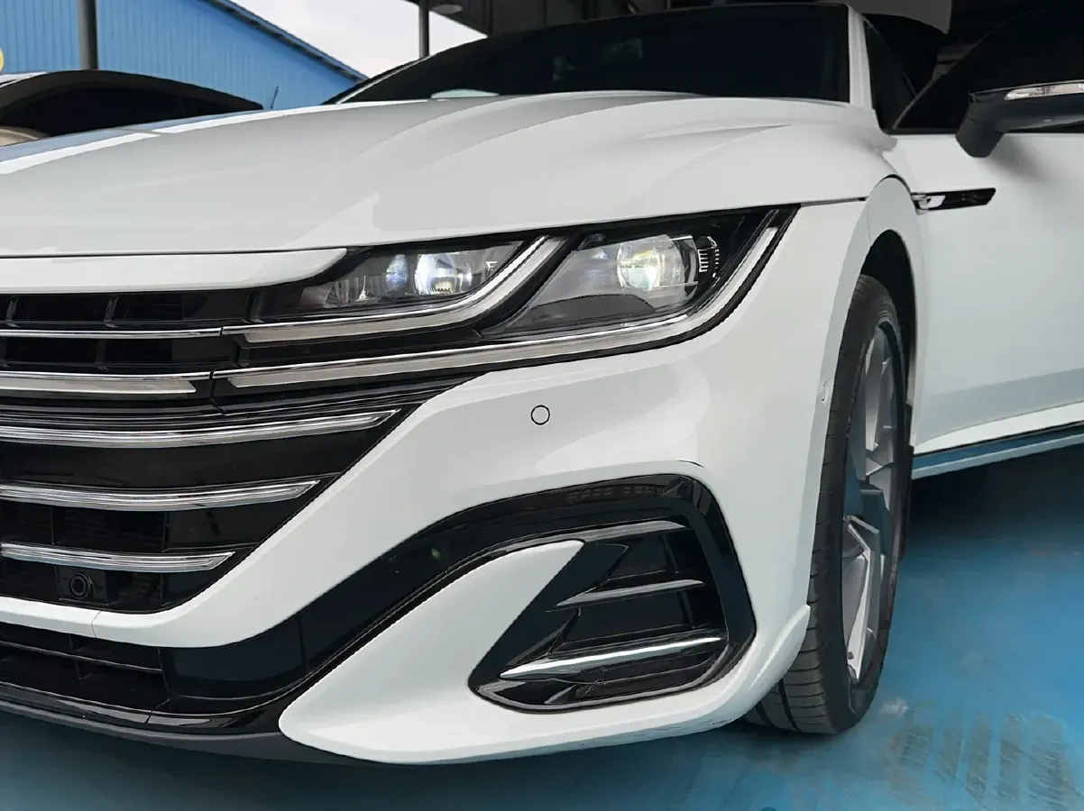 2023 Volkswagen CC 2.0T 220HP L4 7DCT,autocango,china used car exporter,china ev exporter,chinese used car exporter,chinese used ev exporter