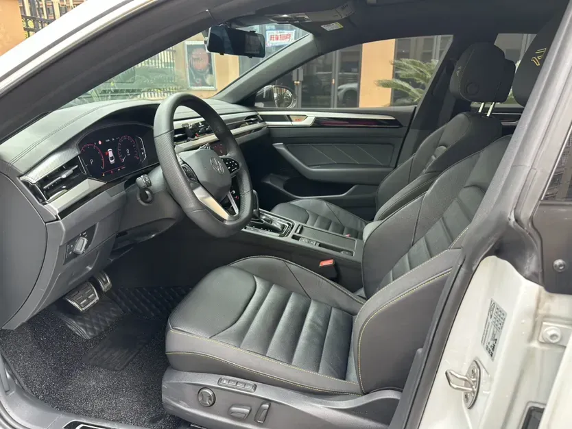 2023 Volkswagen CC 2.0T 220HP L4 7DCT,autocango,china used car exporter,china ev exporter,chinese used car exporter,chinese used ev exporter