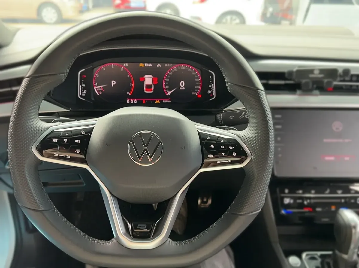 2023 Volkswagen CC 2.0T 220HP L4 7DCT,autocango,china used car exporter,china ev exporter,chinese used car exporter,chinese used ev exporter