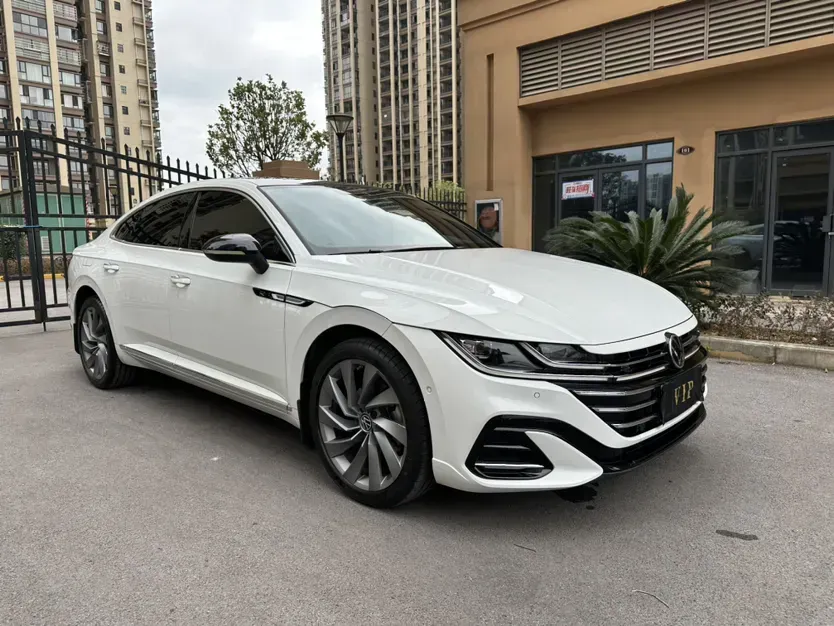 2023 Volkswagen CC 2.0T 220HP L4 7DCT,autocango,china used car exporter,china ev exporter,chinese used car exporter,chinese used ev exporter