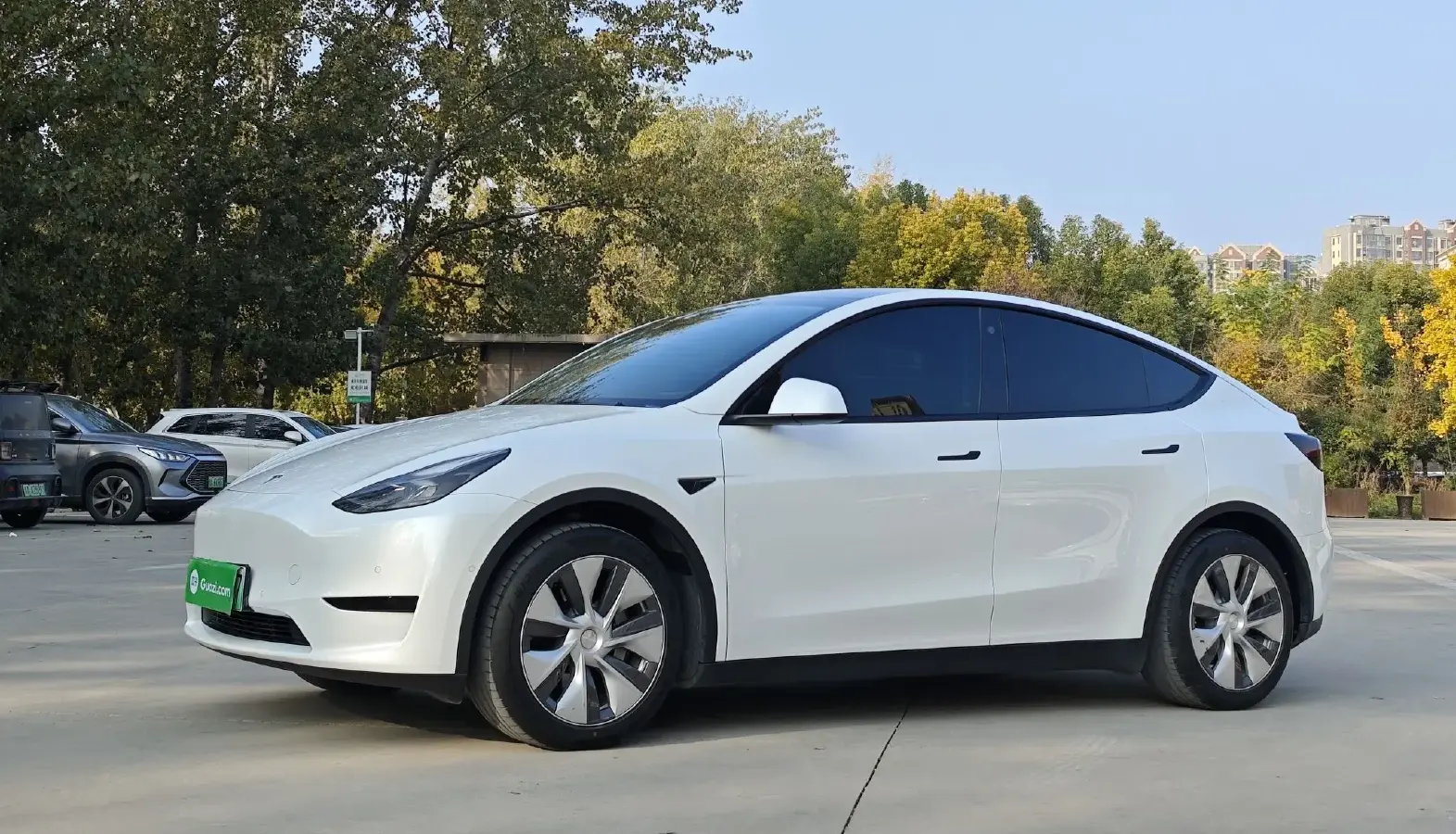 2022 Tesla Model Y BEV 60KWH