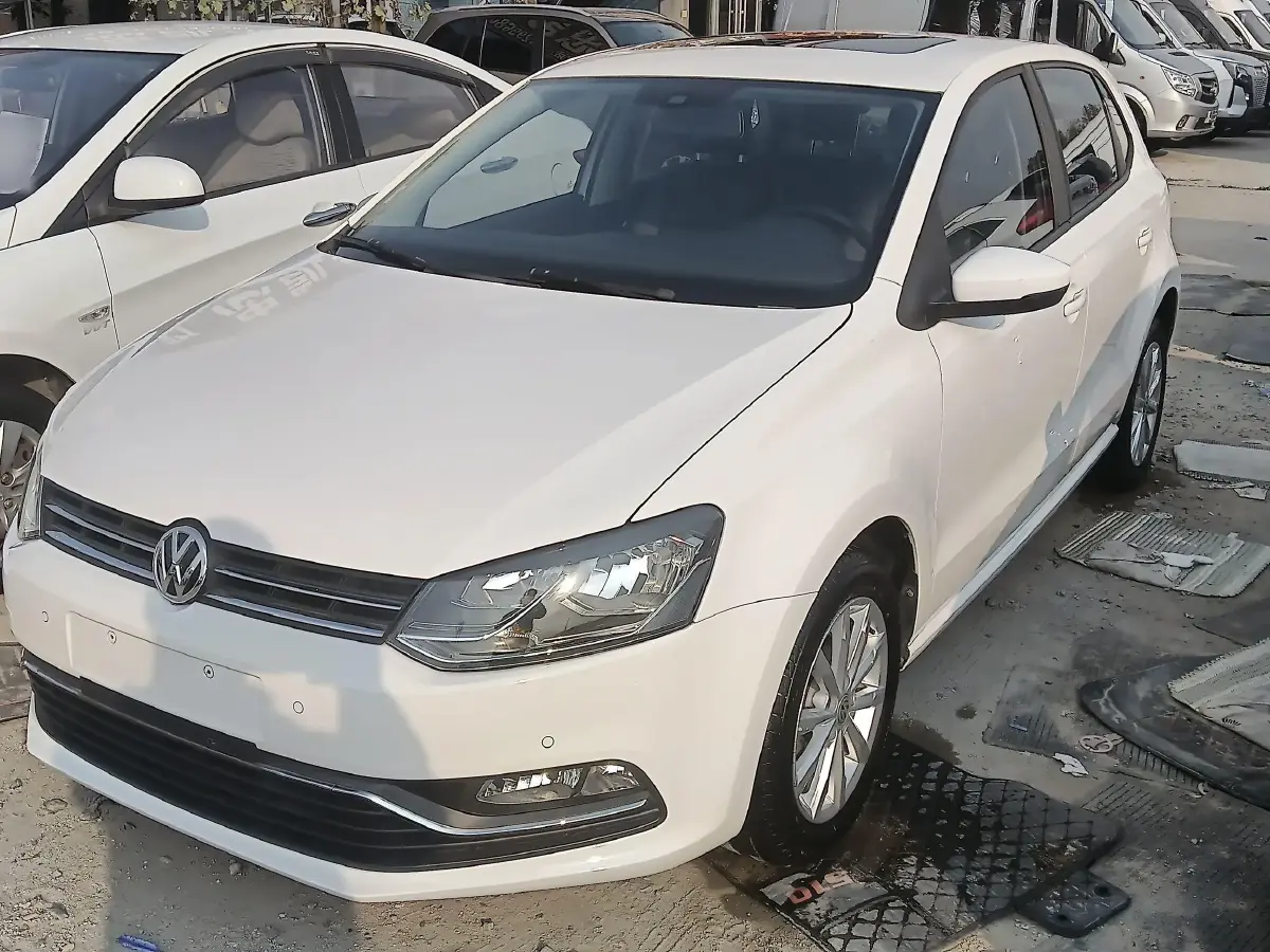 2014 Volkswagen Polo 1.6L 110HP L4 6AT