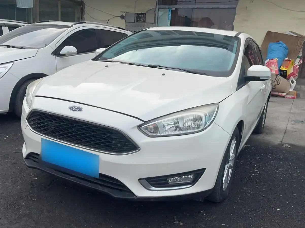 2015 Ford Focus 1.6L 125HP L4 6DCT