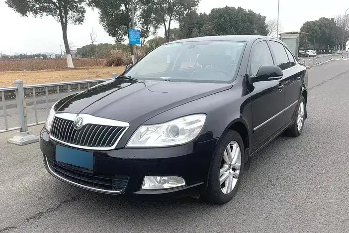 2013 Skoda Octavia 1.6L 105HP L4 5MT