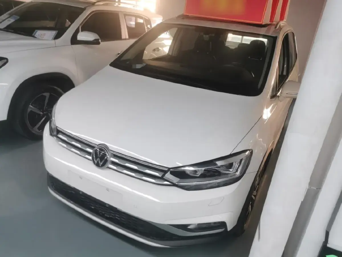 2021 Volkswagen Touran 1.4T 150HP L4 7DCT