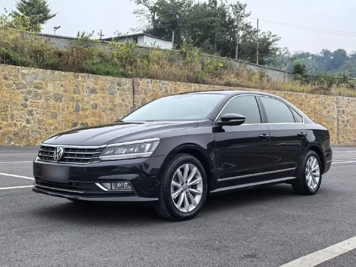 2017 Volkswagen Passat 1.8T 180HP L4 7DCT