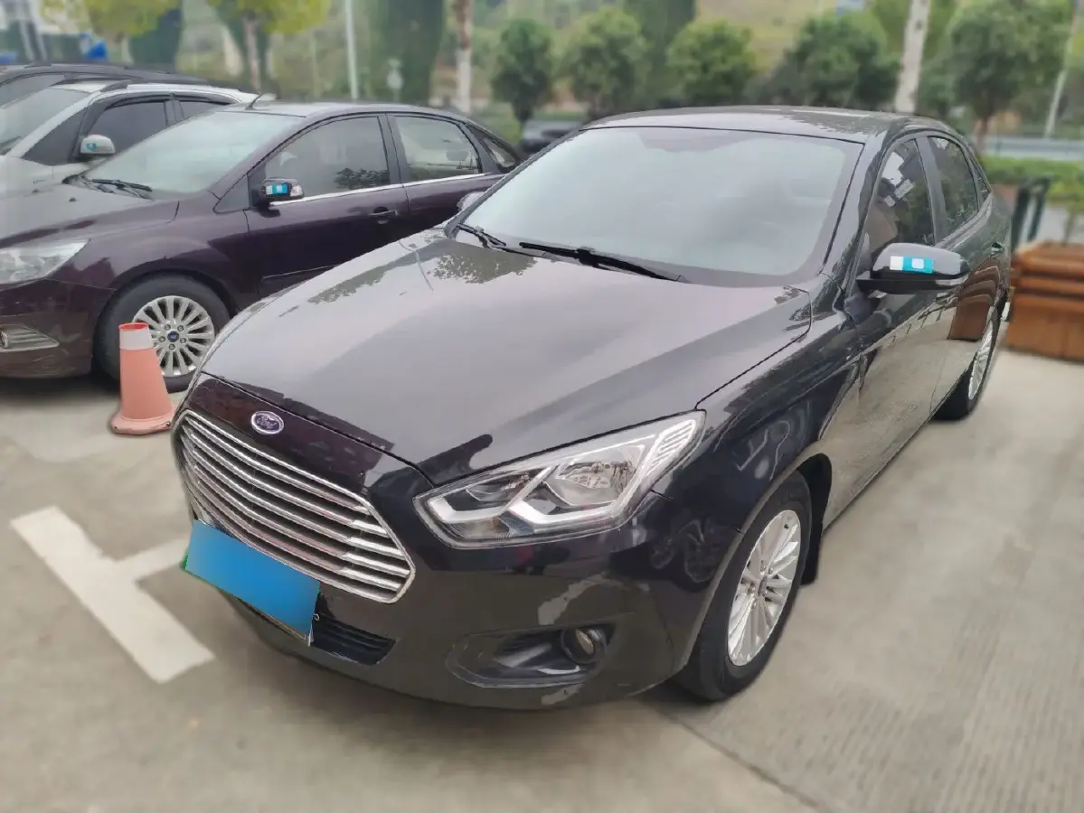 2015 Ford Escort 1.5L 113HP L4 6AT