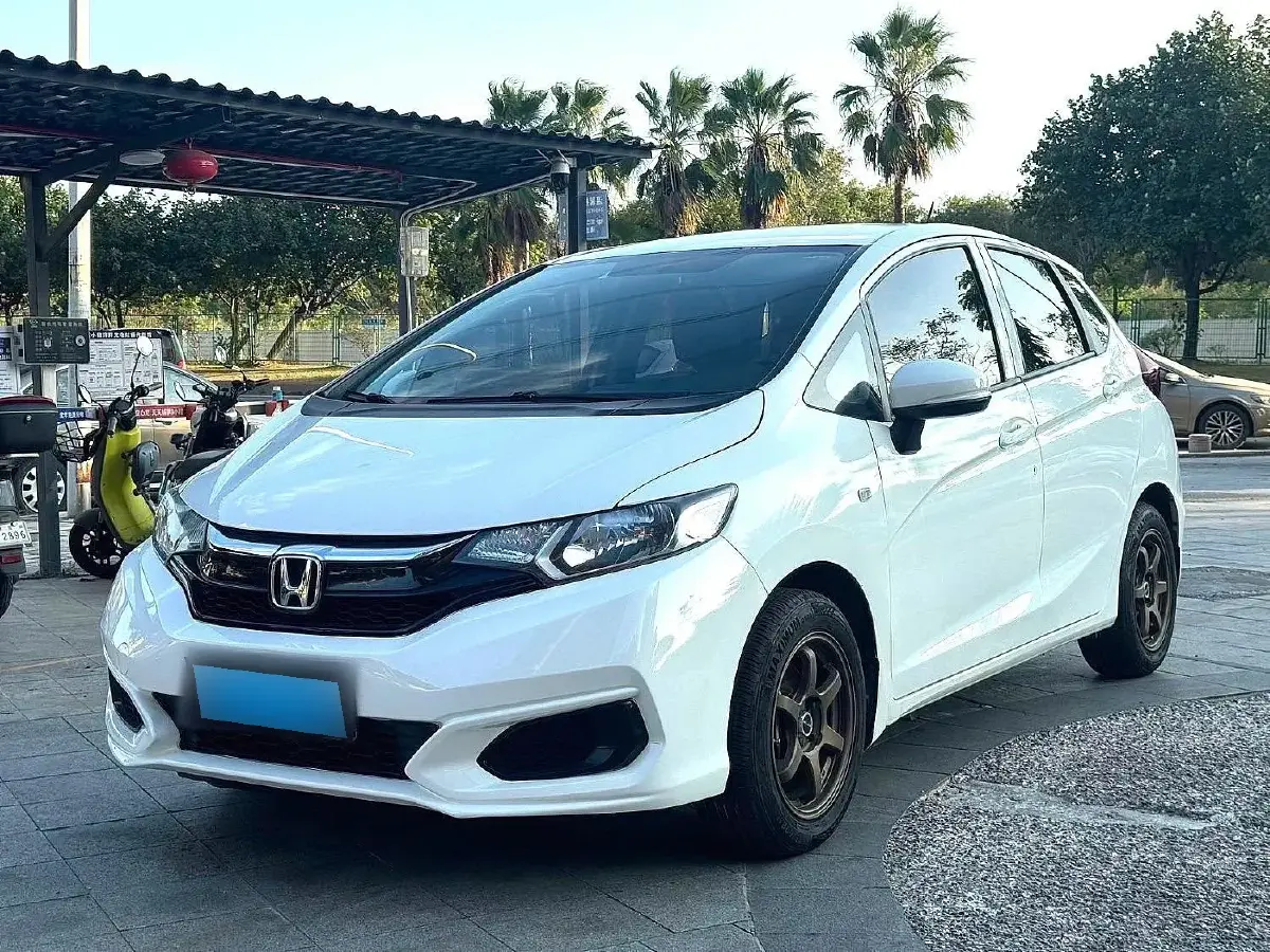2016 Honda Fit 1.5L 131HP L4 5MT