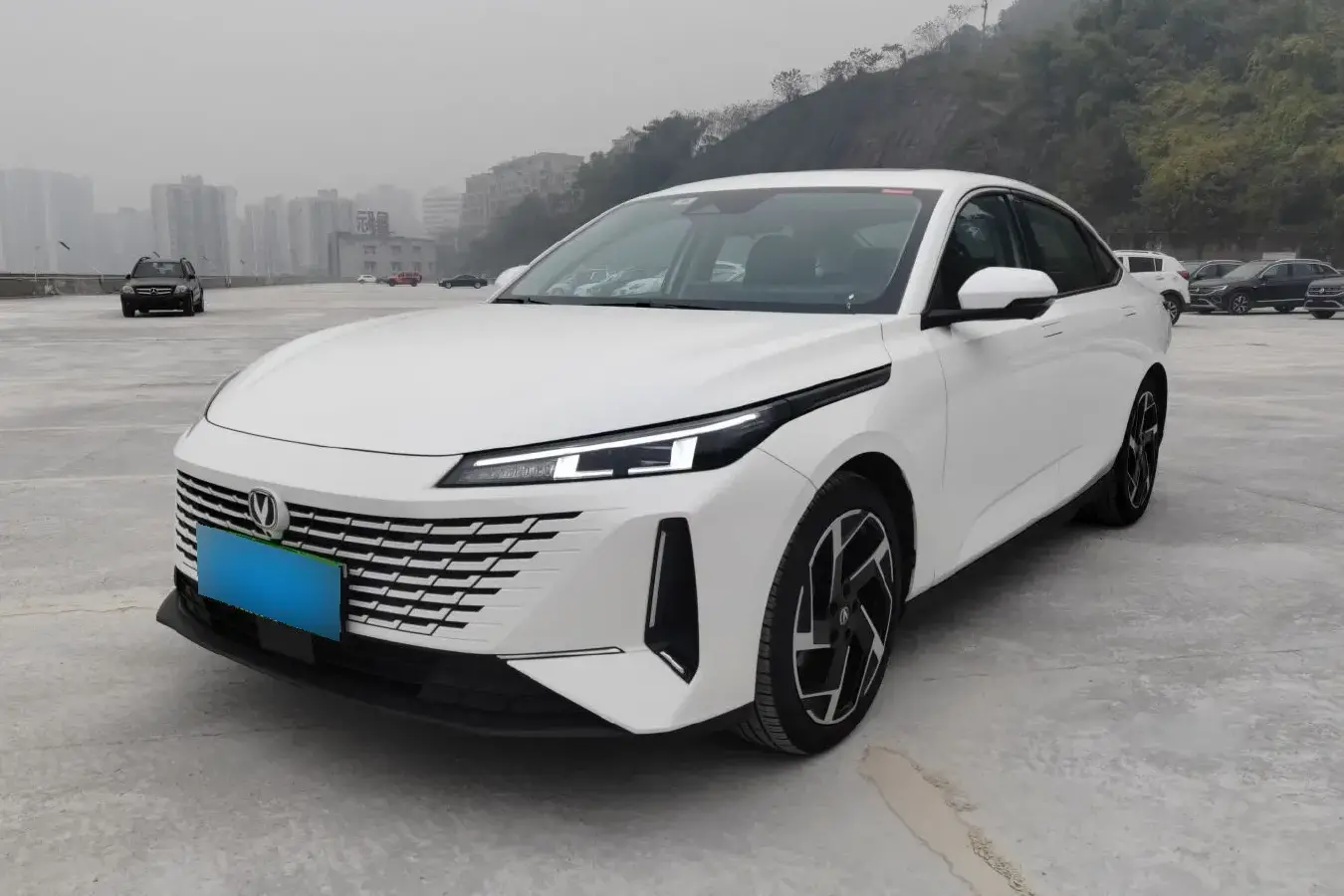 2023 ChangAn Lamore 1.5T 170HP L4 7DCT