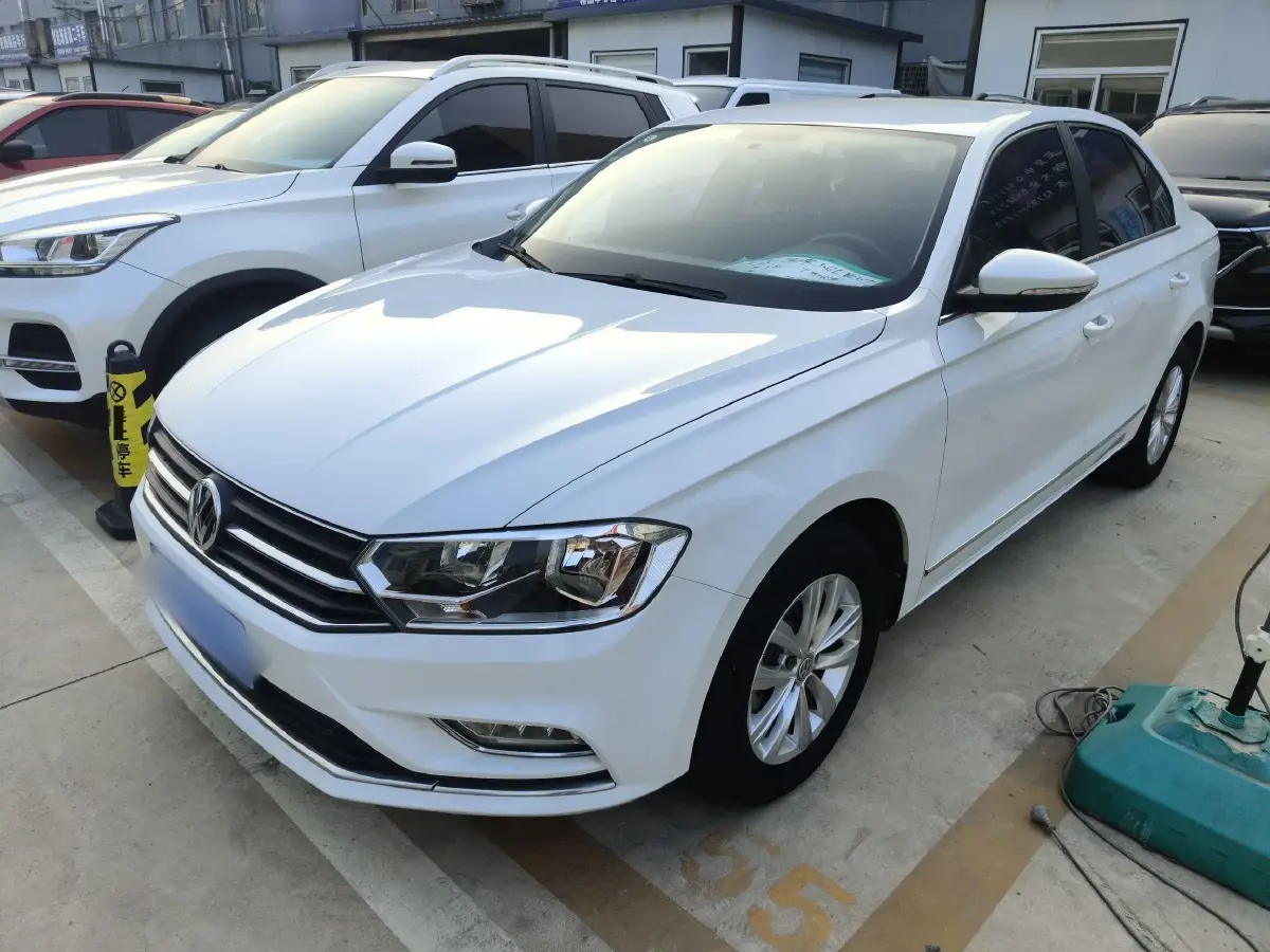 2017 Volkswagen Bora 1.6L 110HP L4 6AT