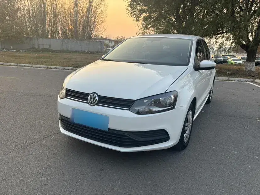 2016 Volkswagen Polo 1.4L 90HP L4 5MT