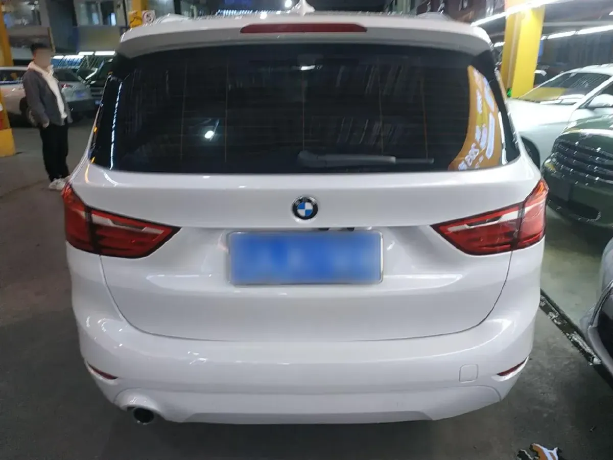 2019 BMW 2 Series SUV 1.5T 140HP L3 7DCT,autocango,china used car exporter,china ev exporter,chinese used car exporter,chinese used ev exporter