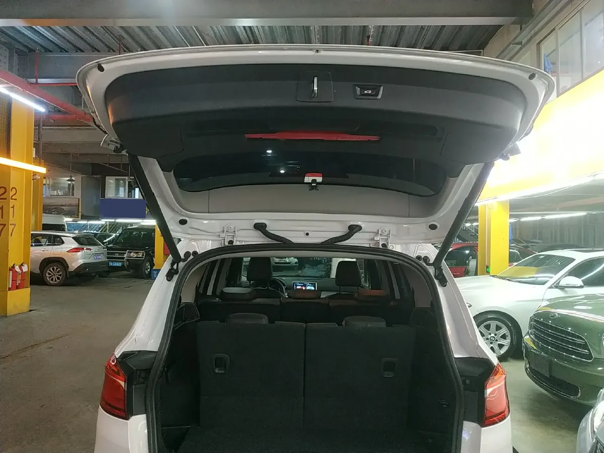 2019 BMW 2 Series SUV 1.5T 140HP L3 7DCT,autocango,china used car exporter,china ev exporter,chinese used car exporter,chinese used ev exporter