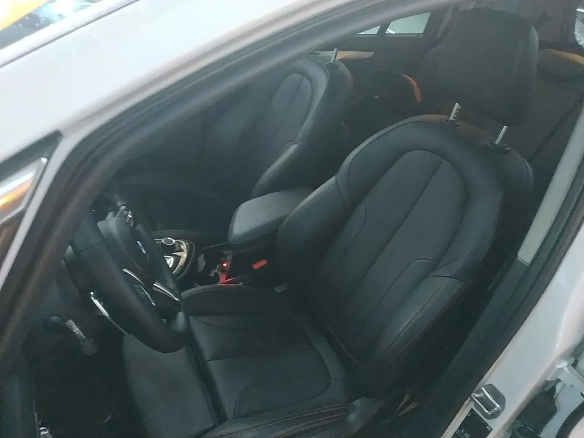 2019 BMW 2 Series SUV 1.5T 140HP L3 7DCT,autocango,china used car exporter,china ev exporter,chinese used car exporter,chinese used ev exporter