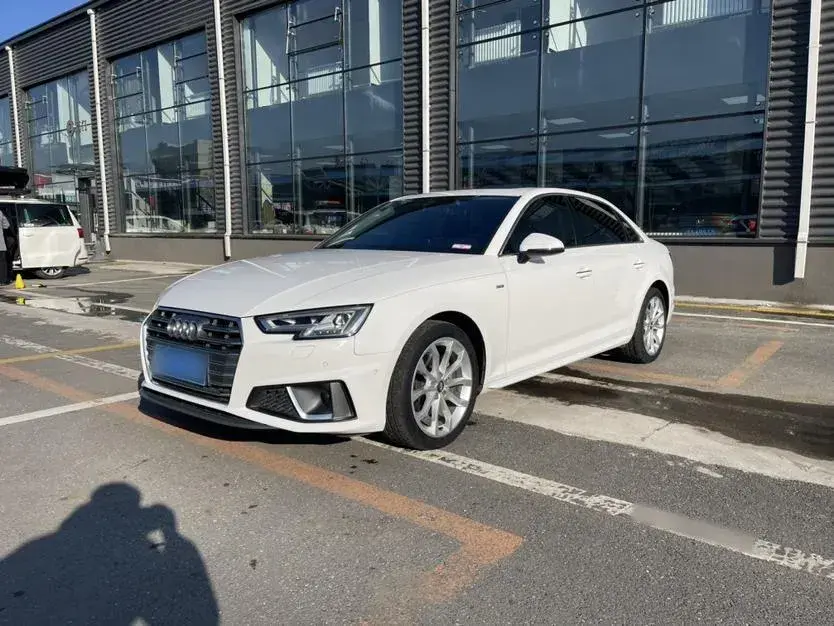 2019 Audi A4L 2.0T 190HP L4 7DCT