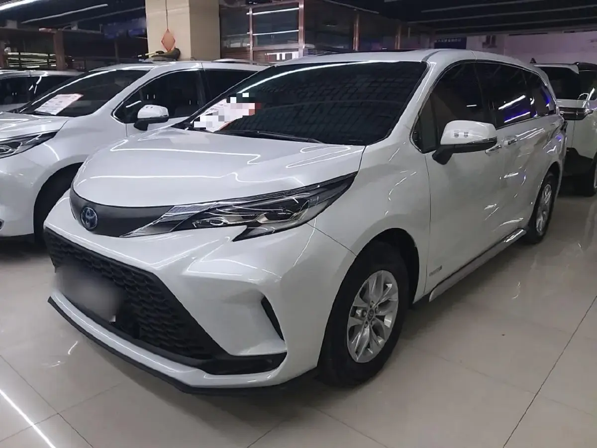 2023 Toyota Granvia 2.5L 189HP L4 E-CVT Hybrid