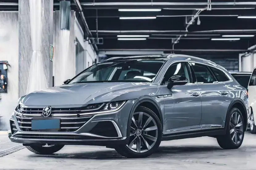 2023 Volkswagen CC 2.0T 220HP L4 7DCT