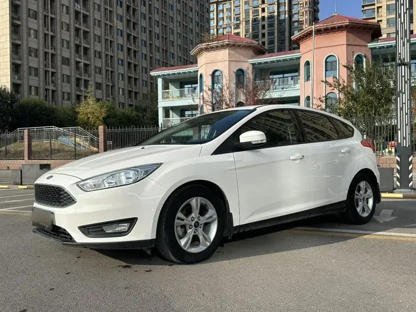 2015 Ford Focus 1.6L 125HP L4 6DCT