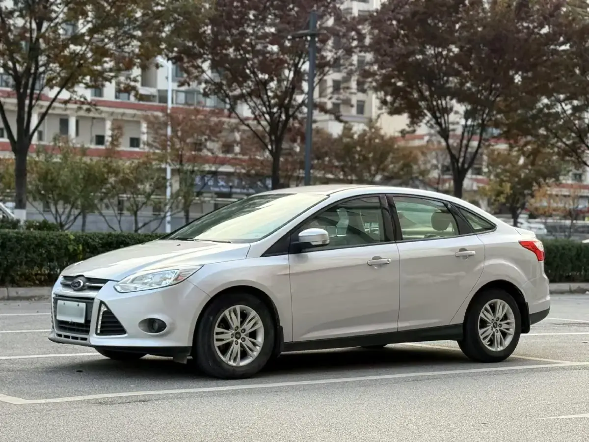 2012 Ford Focus 1.6L 125HP L4 6DCT